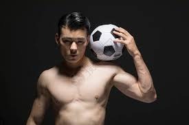 乌龙事件 郭艾伦与美女亲密照引热议 朋友澄清